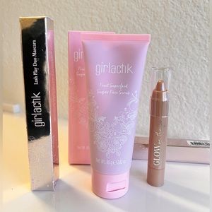 Girlactik Fruit Superfood Sugar Face Scrub NIB